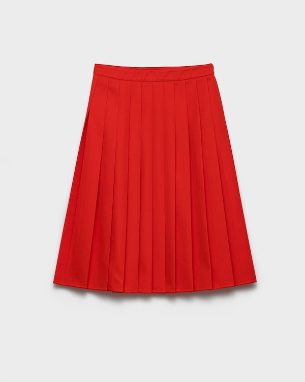 Saia midi em gabardine com pregas
