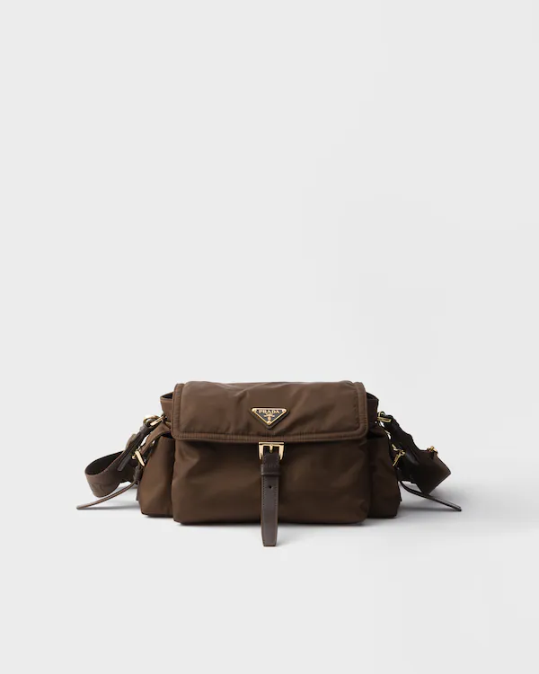 Bolsa de ombro Prada Explore média em Re-Nylon com aba