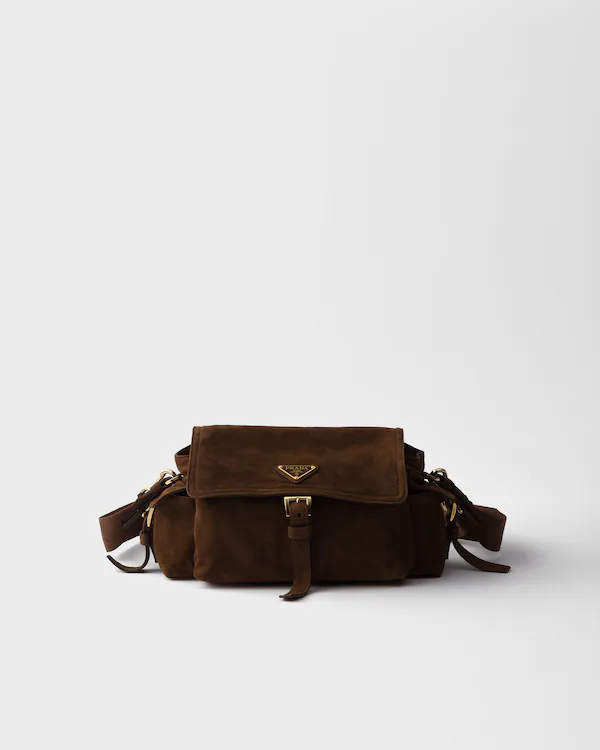 Bolsa de ombro média em camurça Explore Prada com aba