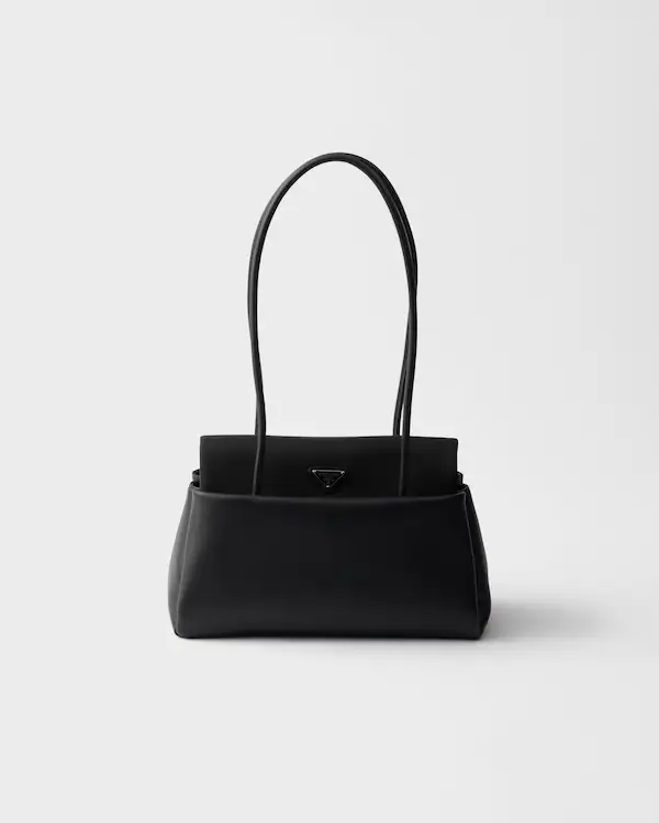 Bolsa média de couro Prada com aba em Re-Nylon