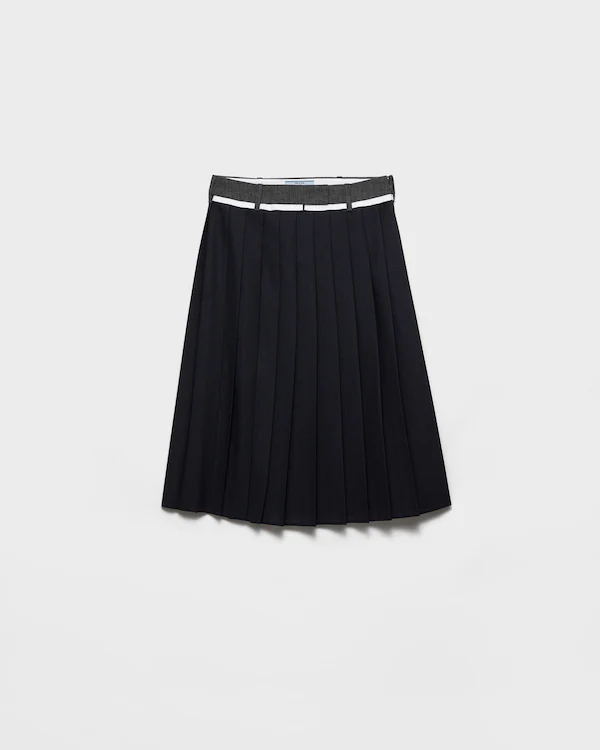 Saia midi com pregas e costura em rattan