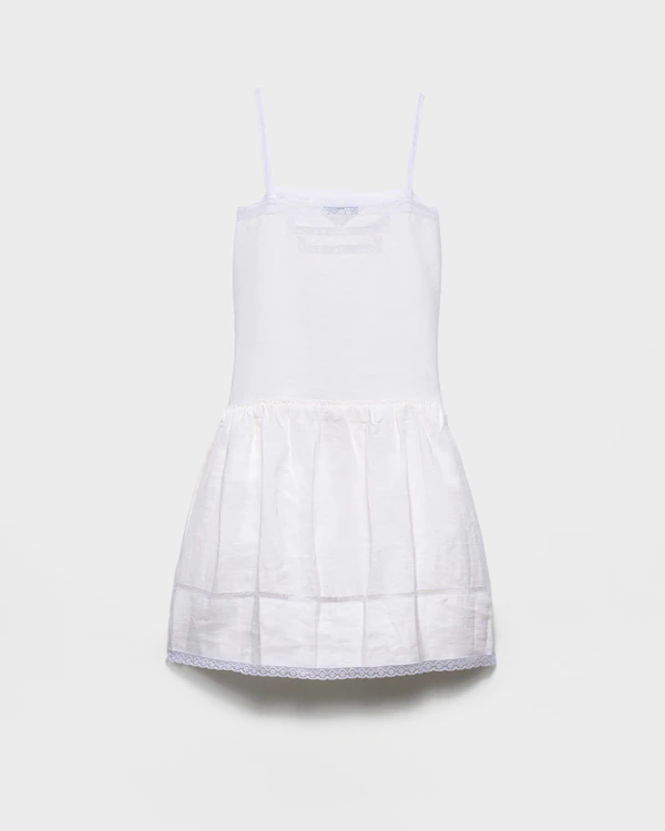 Vestido de linho bordado