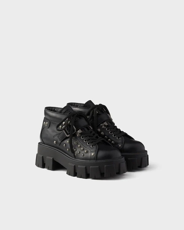 Bota de couro com pedras Monolith